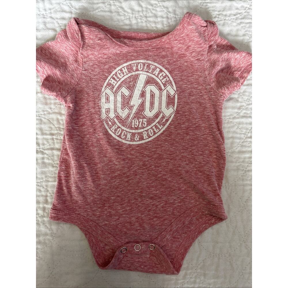 AC/DC 1975 HIGH VOLTAGE ONE PIECE SNAPS AT BOTTOM 6-9 MOS ROCK & ROLL INFANT TOP